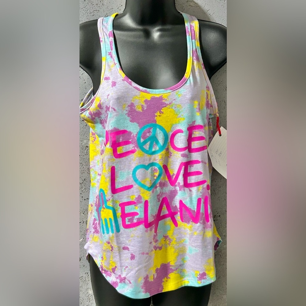 #063 Tank Top "Peace Love Melanin" Graphic  Izzy & Liv